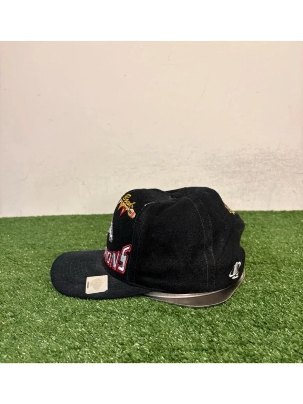 Vintage Denver Broncos hat cap snap back black logo athletic super bowl mens